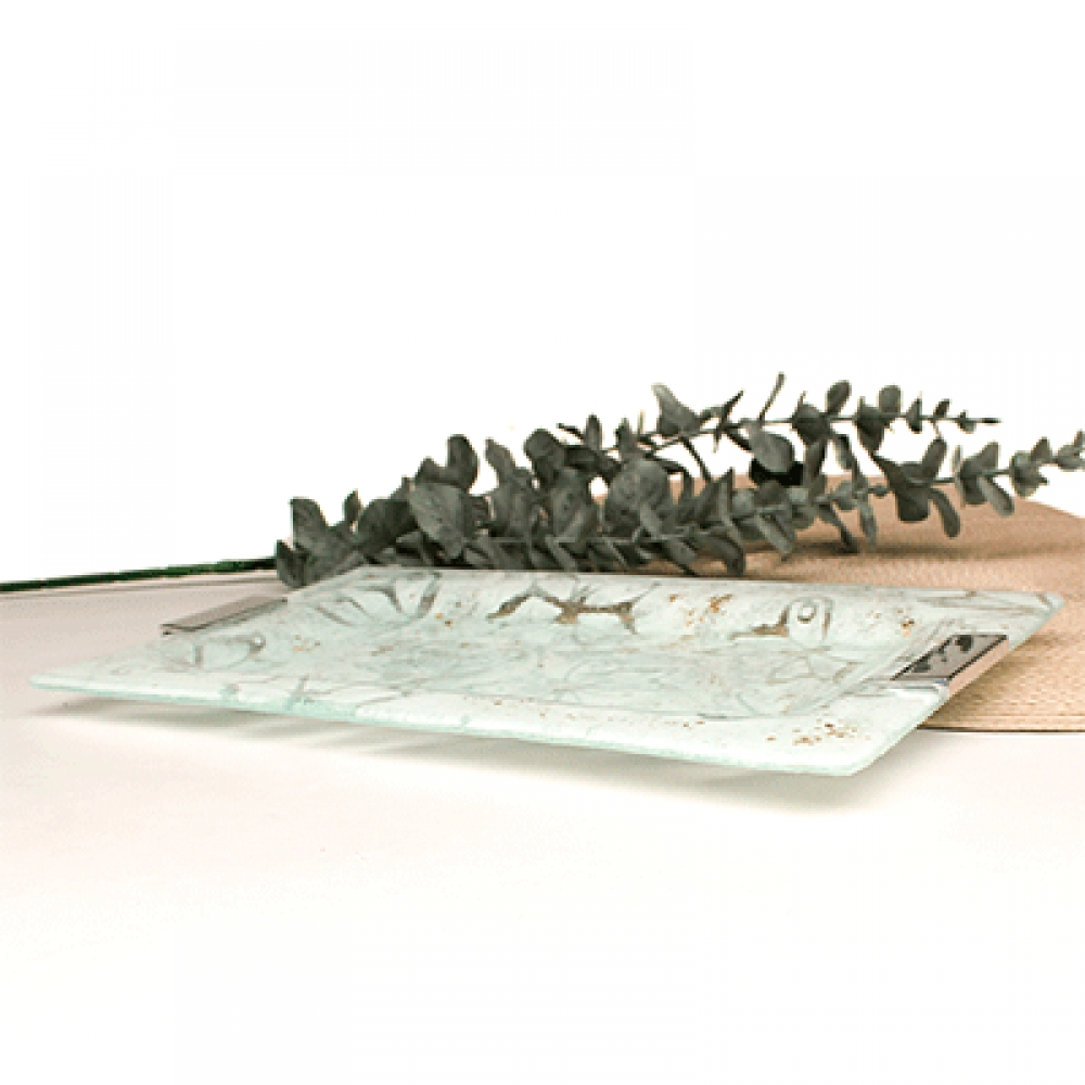 Fuente beta mariposa blanca con apliques