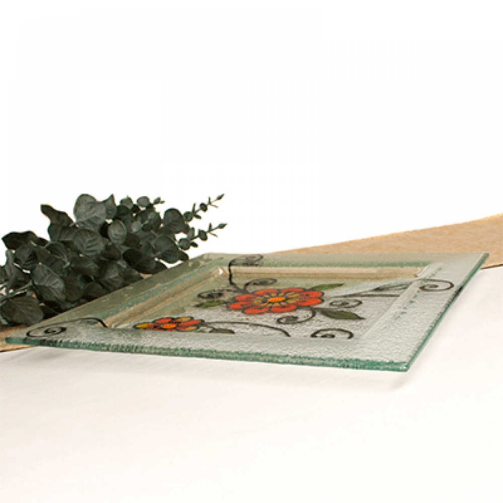 Plato cuadrado flor ayacuchana.