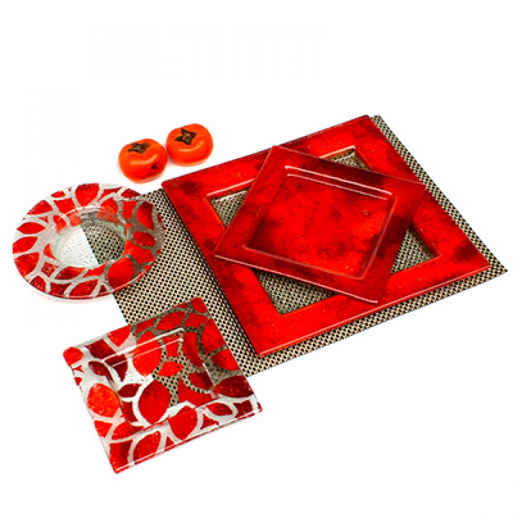 Plato cuadrado hojas rojas