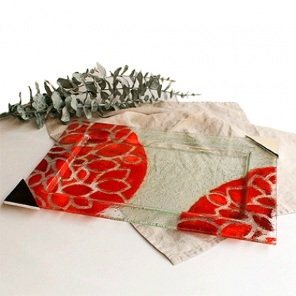 Fuente alpha grande hojas rojas